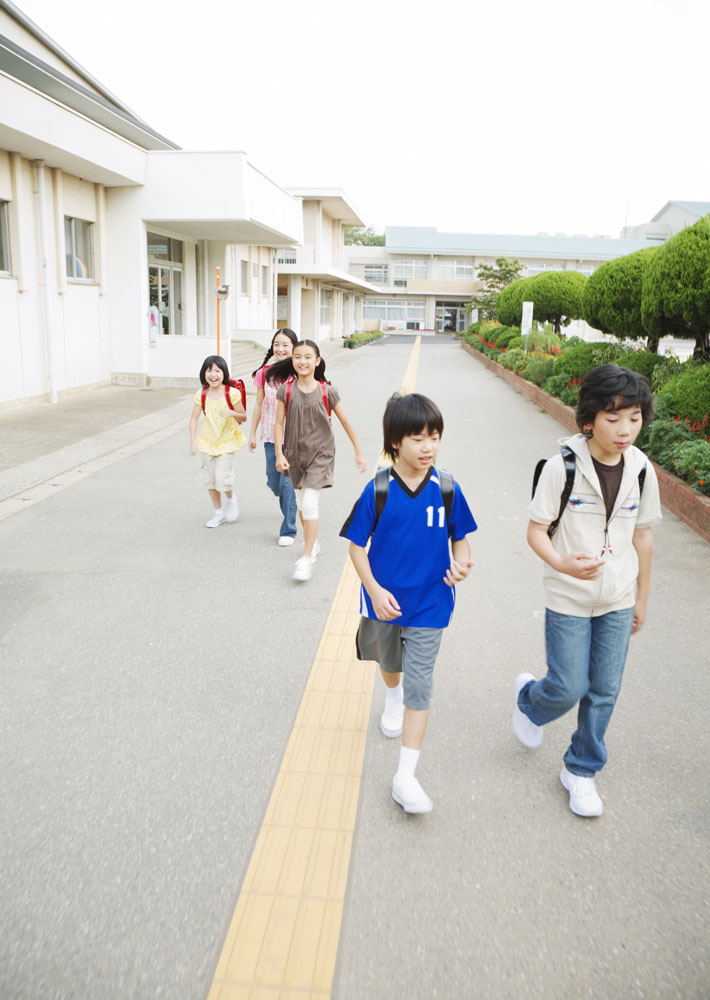 孩子放学.jpg